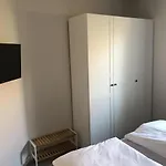Westhook 1 Apartman *